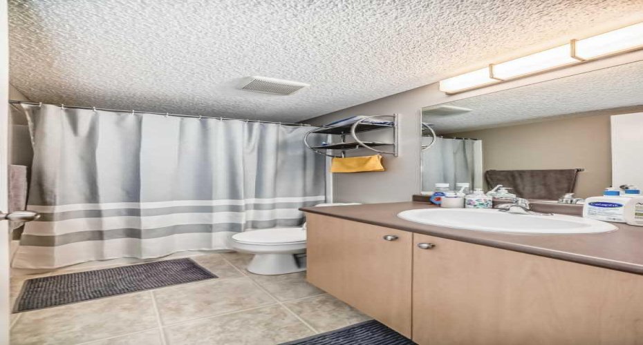 304 Mackenzie Way, Airdrie, Alberta T4B 3H6, 2 Bedrooms Bedrooms, ,2 BathroomsBathrooms,Residential,For Sale,Mackenzie,A2294862