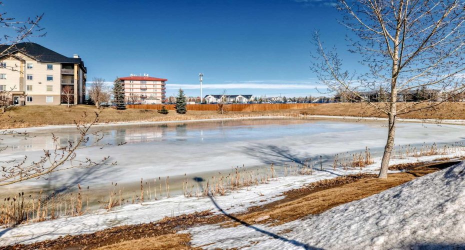 304 Mackenzie Way, Airdrie, Alberta T4B 3H6, 2 Bedrooms Bedrooms, ,2 BathroomsBathrooms,Residential,For Sale,Mackenzie,A2294862
