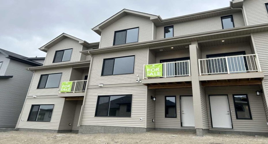 370 Heritage Boulevard, Cochrane, Alberta T4C0L3, 3 Bedrooms Bedrooms, ,3 BathroomsBathrooms,Residential,For Sale,Heritage,A2294884