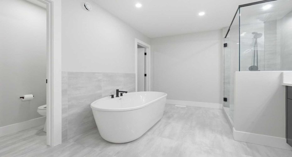 74 Alpine Gardens, Calgary, Alberta T2Y 0W3, 5 Bedrooms Bedrooms, ,4 BathroomsBathrooms,Residential,For Sale,Alpine,A2293506