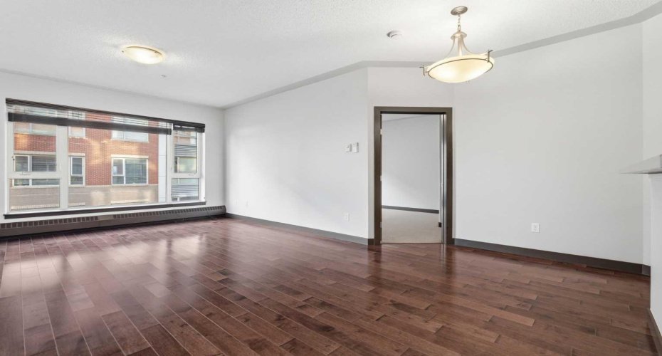 35 Inglewood Park, Calgary, Alberta T2G1B5, 2 Bedrooms Bedrooms, ,2 BathroomsBathrooms,Residential,For Sale,Inglewood,A2294940