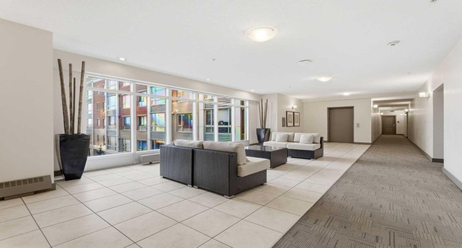 Main Lobby/Concierge