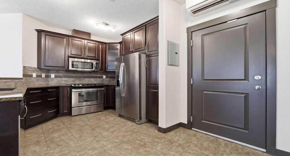 35 Inglewood Park, Calgary, Alberta T2G1B5, 2 Bedrooms Bedrooms, ,2 BathroomsBathrooms,Residential,For Sale,Inglewood,A2294940