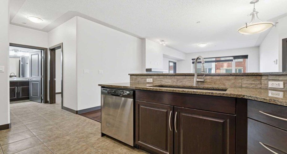 35 Inglewood Park, Calgary, Alberta T2G1B5, 2 Bedrooms Bedrooms, ,2 BathroomsBathrooms,Residential,For Sale,Inglewood,A2294940
