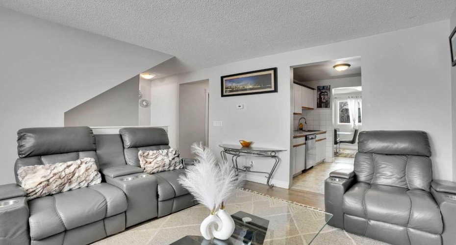 12 Templewood Drive, Calgary, Alberta T1Y4R7, 3 Bedrooms Bedrooms, ,2 BathroomsBathrooms,Residential,For Sale,Templewood,A2293750