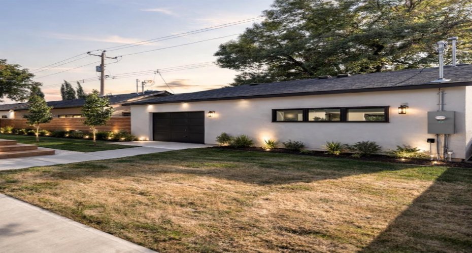 Triple Detached Garage
