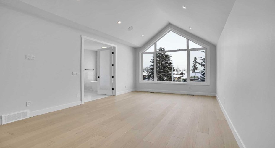 2823 29 Street, Calgary, Alberta T3E2K7, 5 Bedrooms Bedrooms, ,3 BathroomsBathrooms,Residential,For Sale,29,A2294139