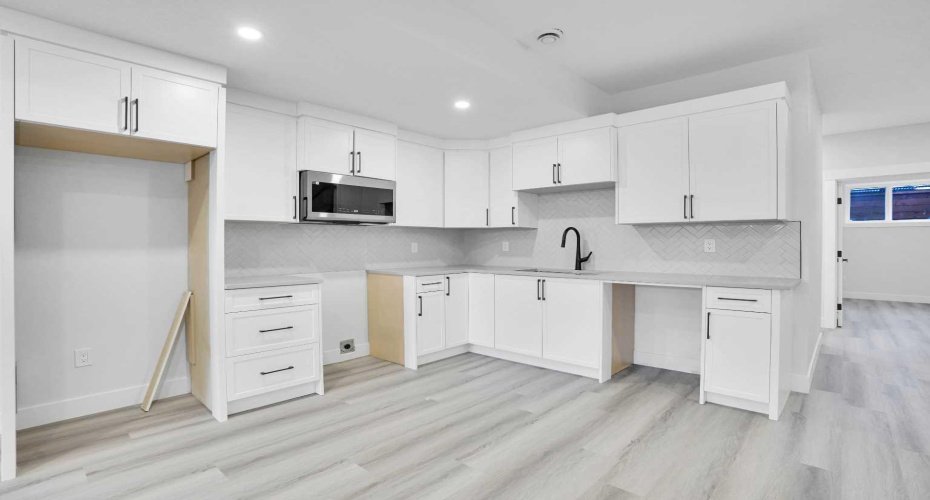 2823 29 Street, Calgary, Alberta T3E2K7, 5 Bedrooms Bedrooms, ,3 BathroomsBathrooms,Residential,For Sale,29,A2294139