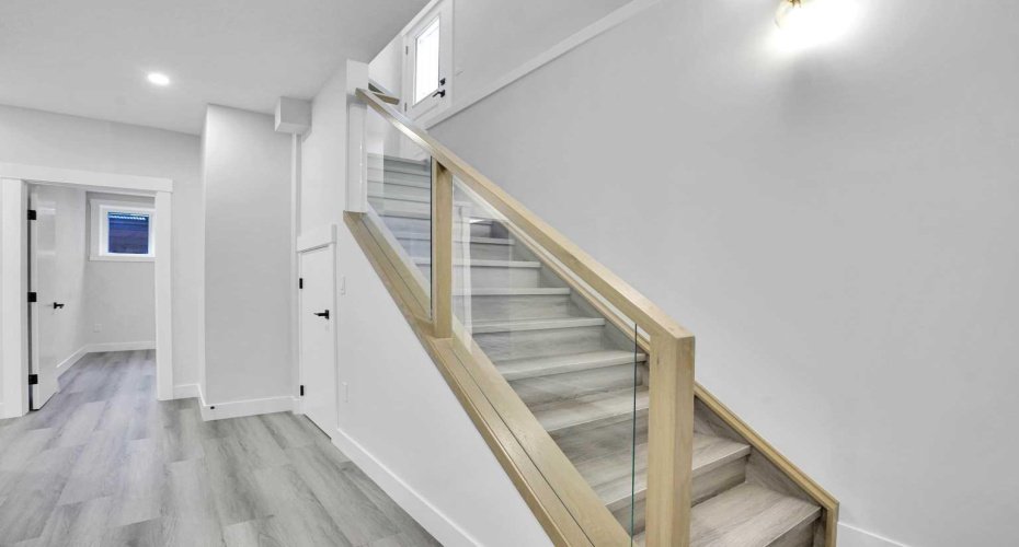 2823 29 Street, Calgary, Alberta T3E2K7, 5 Bedrooms Bedrooms, ,3 BathroomsBathrooms,Residential,For Sale,29,A2294139