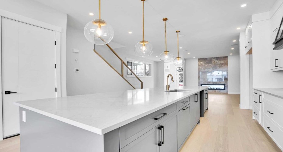 2823 29 Street, Calgary, Alberta T3E2K7, 5 Bedrooms Bedrooms, ,3 BathroomsBathrooms,Residential,For Sale,29,A2294139