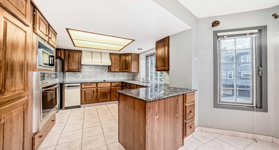 4037 42 Street, Calgary, Alberta T3A 2M9, 2 Bedrooms Bedrooms, ,3 BathroomsBathrooms,Residential,For Sale,42,A2294839