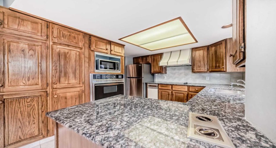 4037 42 Street, Calgary, Alberta T3A 2M9, 2 Bedrooms Bedrooms, ,3 BathroomsBathrooms,Residential,For Sale,42,A2294839