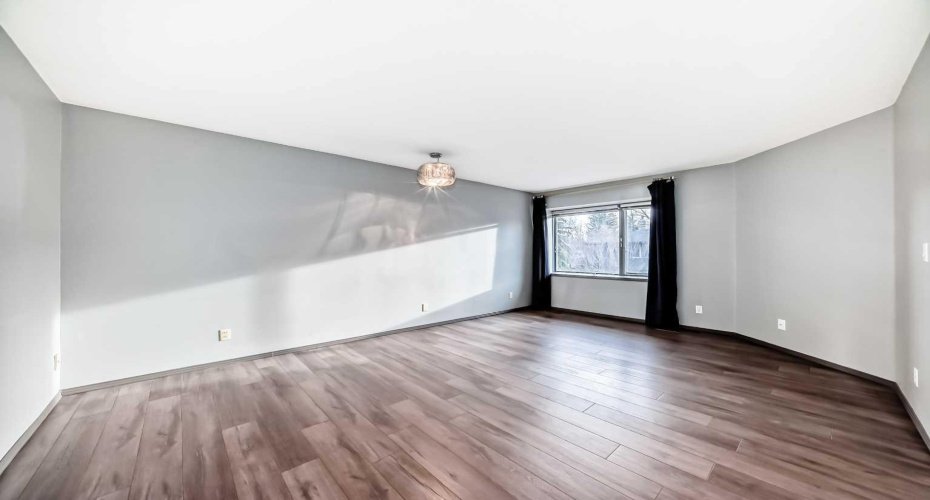 4037 42 Street, Calgary, Alberta T3A 2M9, 2 Bedrooms Bedrooms, ,3 BathroomsBathrooms,Residential,For Sale,42,A2294839