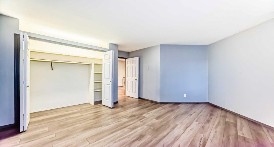 4037 42 Street, Calgary, Alberta T3A 2M9, 2 Bedrooms Bedrooms, ,3 BathroomsBathrooms,Residential,For Sale,42,A2294839