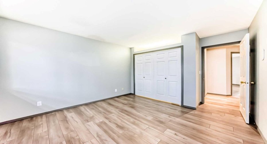 4037 42 Street, Calgary, Alberta T3A 2M9, 2 Bedrooms Bedrooms, ,3 BathroomsBathrooms,Residential,For Sale,42,A2294839