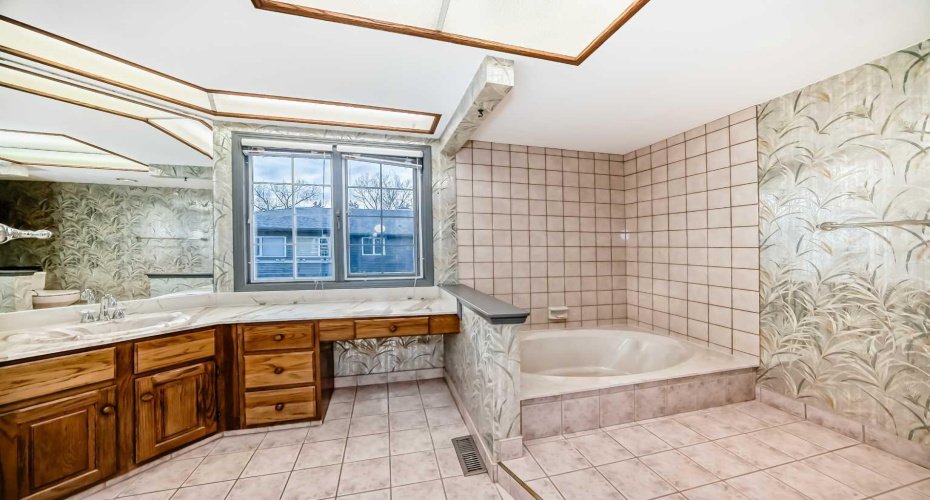4037 42 Street, Calgary, Alberta T3A 2M9, 2 Bedrooms Bedrooms, ,3 BathroomsBathrooms,Residential,For Sale,42,A2294839
