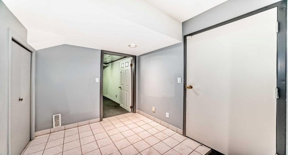 4037 42 Street, Calgary, Alberta T3A 2M9, 2 Bedrooms Bedrooms, ,3 BathroomsBathrooms,Residential,For Sale,42,A2294839