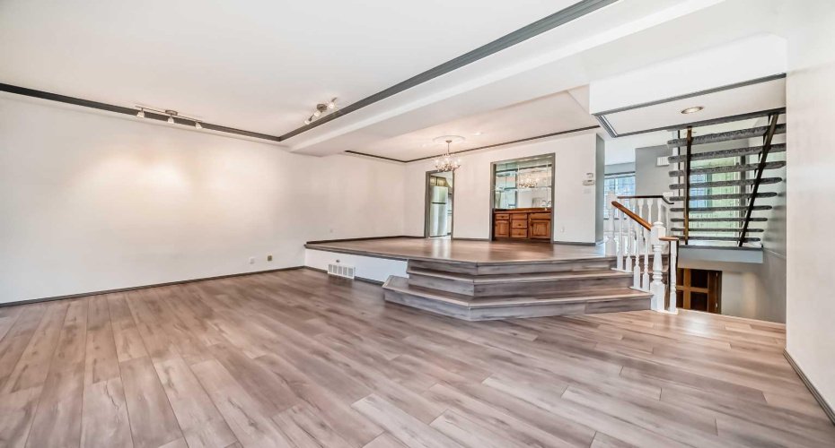 4037 42 Street, Calgary, Alberta T3A 2M9, 2 Bedrooms Bedrooms, ,3 BathroomsBathrooms,Residential,For Sale,42,A2294839
