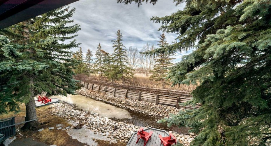 4037 42 Street, Calgary, Alberta T3A 2M9, 2 Bedrooms Bedrooms, ,3 BathroomsBathrooms,Residential,For Sale,42,A2294839