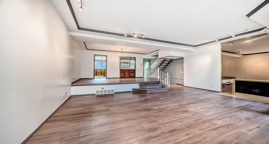 4037 42 Street, Calgary, Alberta T3A 2M9, 2 Bedrooms Bedrooms, ,3 BathroomsBathrooms,Residential,For Sale,42,A2294839
