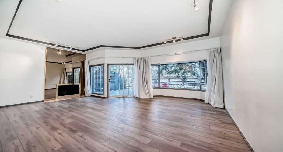 4037 42 Street, Calgary, Alberta T3A 2M9, 2 Bedrooms Bedrooms, ,3 BathroomsBathrooms,Residential,For Sale,42,A2294839