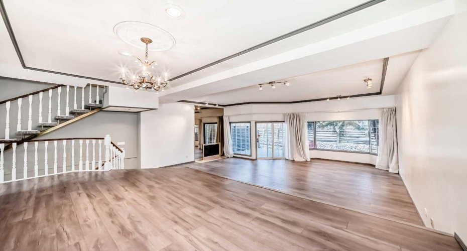 4037 42 Street, Calgary, Alberta T3A 2M9, 2 Bedrooms Bedrooms, ,3 BathroomsBathrooms,Residential,For Sale,42,A2294839