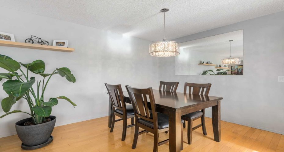 7171 Coach Hill Road, Calgary, Alberta T3H 3R7, 2 Bedrooms Bedrooms, ,2 BathroomsBathrooms,Residential,For Sale,Coach Hill,A2294909