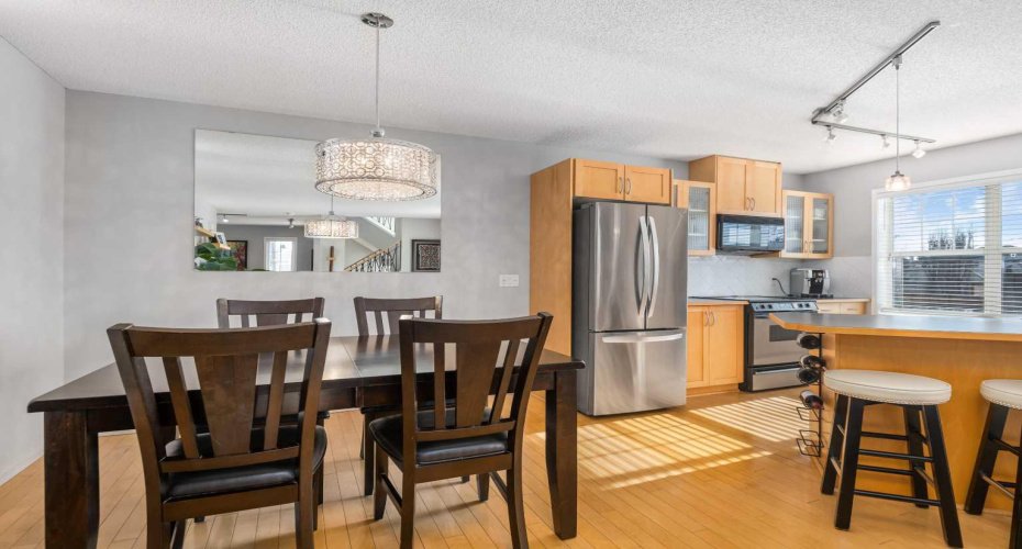 7171 Coach Hill Road, Calgary, Alberta T3H 3R7, 2 Bedrooms Bedrooms, ,2 BathroomsBathrooms,Residential,For Sale,Coach Hill,A2294909