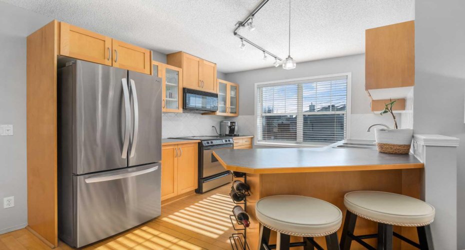 7171 Coach Hill Road, Calgary, Alberta T3H 3R7, 2 Bedrooms Bedrooms, ,2 BathroomsBathrooms,Residential,For Sale,Coach Hill,A2294909