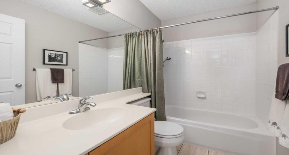7171 Coach Hill Road, Calgary, Alberta T3H 3R7, 2 Bedrooms Bedrooms, ,2 BathroomsBathrooms,Residential,For Sale,Coach Hill,A2294909