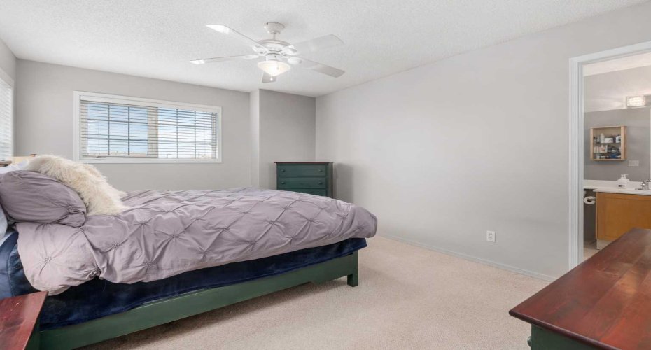 7171 Coach Hill Road, Calgary, Alberta T3H 3R7, 2 Bedrooms Bedrooms, ,2 BathroomsBathrooms,Residential,For Sale,Coach Hill,A2294909