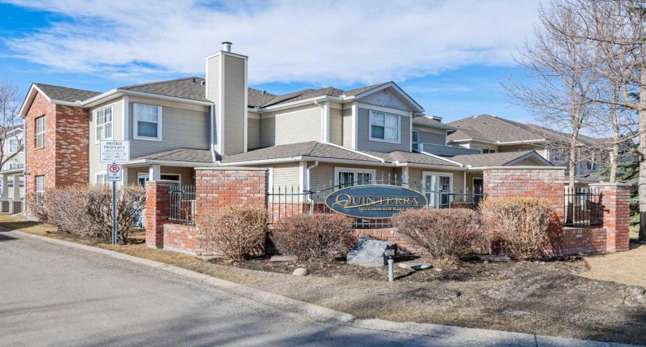 7171 Coach Hill Road, Calgary, Alberta T3H 3R7, 2 Bedrooms Bedrooms, ,2 BathroomsBathrooms,Residential,For Sale,Coach Hill,A2294909