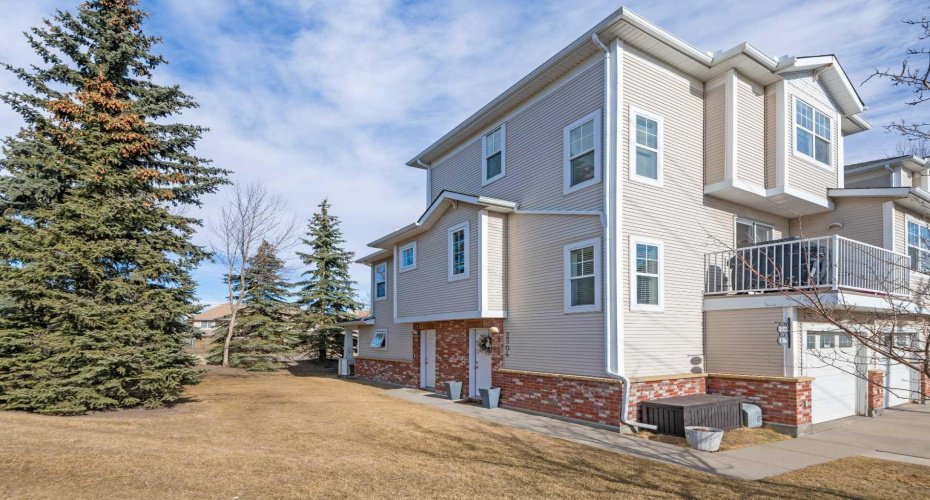 7171 Coach Hill Road, Calgary, Alberta T3H 3R7, 2 Bedrooms Bedrooms, ,2 BathroomsBathrooms,Residential,For Sale,Coach Hill,A2294909