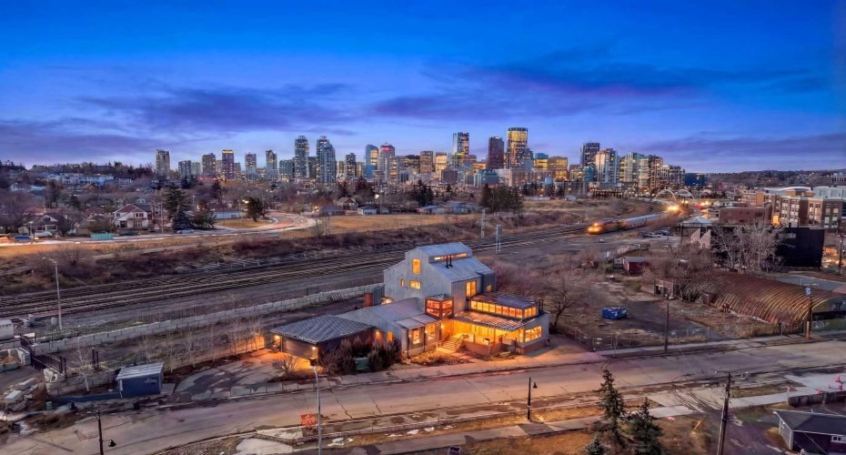 1015 11 Street, Calgary, Alberta T2T 2T2, ,Commercial,For Sale,11,A2274807