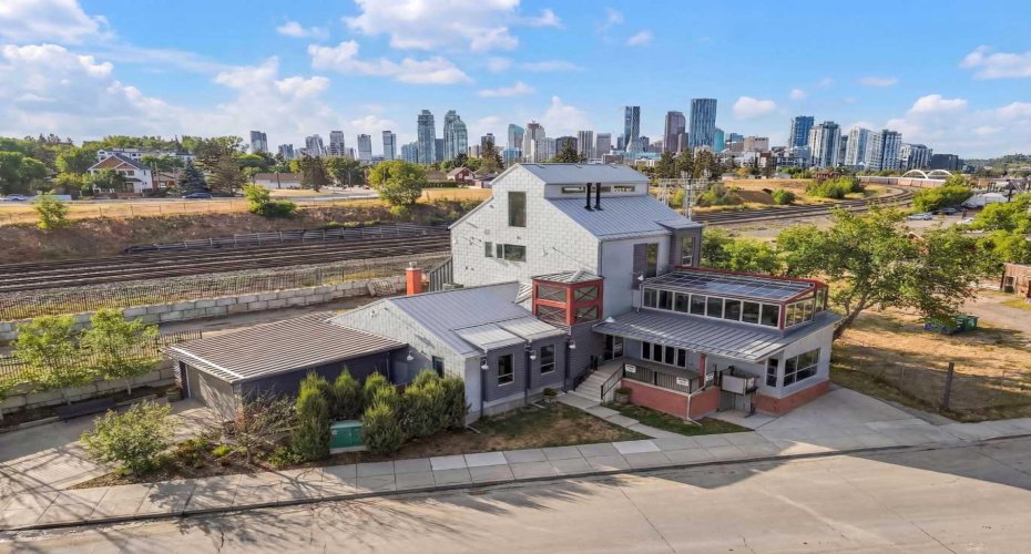 1015 11 Street, Calgary, Alberta T2T 2T2, ,Commercial,For Sale,11,A2274807