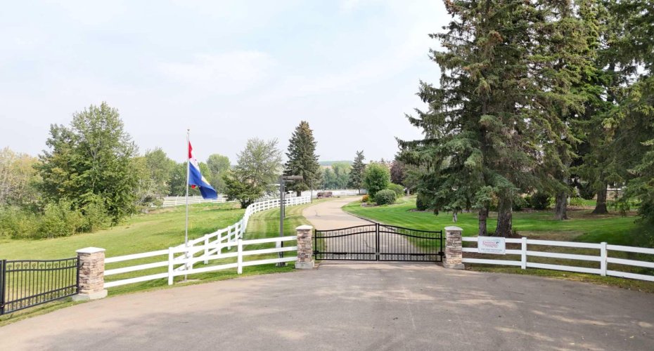 37535 Range Road 265, Rural Red Deer County, Alberta T4E 1A7, 4 Bedrooms Bedrooms, ,2 BathroomsBathrooms,Agri-business,For Sale,Range Road 265,A2286489