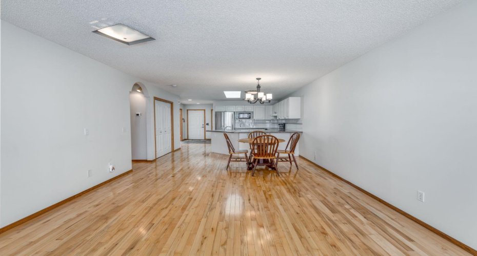 108 Quigley Close, Cochrane, Alberta T4C 1S4, 4 Bedrooms Bedrooms, ,3 BathroomsBathrooms,Residential,For Sale,Quigley,A2292444