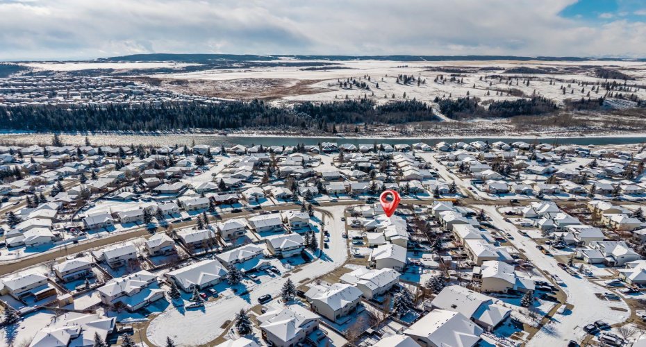 108 Quigley Close, Cochrane, Alberta T4C 1S4, 4 Bedrooms Bedrooms, ,3 BathroomsBathrooms,Residential,For Sale,Quigley,A2292444