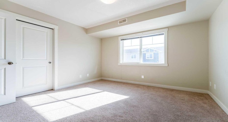 300 Marina Drive, Chestermere, Alberta T1X 0P6, 2 Bedrooms Bedrooms, ,1 BathroomBathrooms,Residential,For Sale,Marina,A2292517