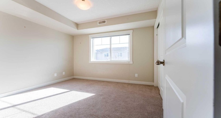 300 Marina Drive, Chestermere, Alberta T1X 0P6, 2 Bedrooms Bedrooms, ,1 BathroomBathrooms,Residential,For Sale,Marina,A2292517