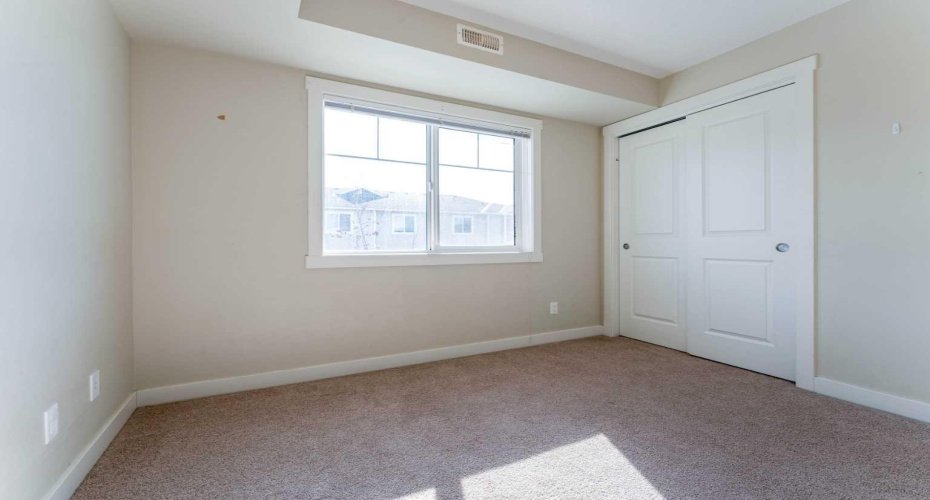 300 Marina Drive, Chestermere, Alberta T1X 0P6, 2 Bedrooms Bedrooms, ,1 BathroomBathrooms,Residential,For Sale,Marina,A2292517