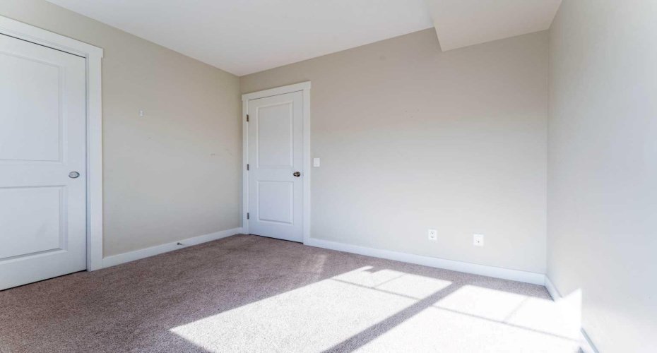 300 Marina Drive, Chestermere, Alberta T1X 0P6, 2 Bedrooms Bedrooms, ,1 BathroomBathrooms,Residential,For Sale,Marina,A2292517