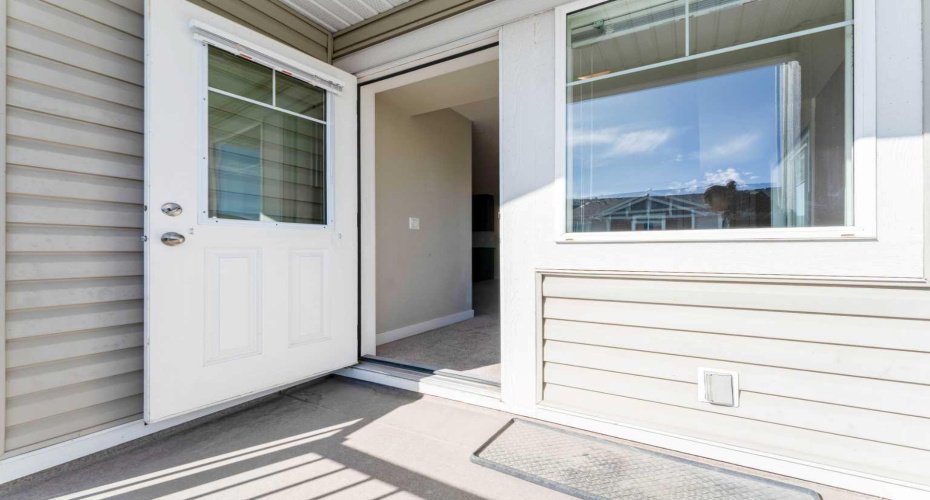 300 Marina Drive, Chestermere, Alberta T1X 0P6, 2 Bedrooms Bedrooms, ,1 BathroomBathrooms,Residential,For Sale,Marina,A2292517