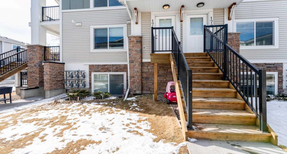 300 Marina Drive, Chestermere, Alberta T1X 0P6, 2 Bedrooms Bedrooms, ,1 BathroomBathrooms,Residential,For Sale,Marina,A2292517