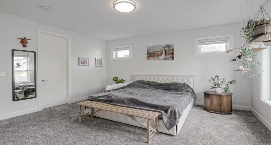 701 13A Street, Calgary, Alberta T2E 4S4, 4 Bedrooms Bedrooms, ,4 BathroomsBathrooms,Residential,For Sale,13A,A2293312