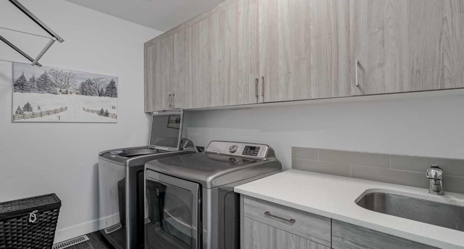 701 13A Street, Calgary, Alberta T2E 4S4, 4 Bedrooms Bedrooms, ,4 BathroomsBathrooms,Residential,For Sale,13A,A2293312