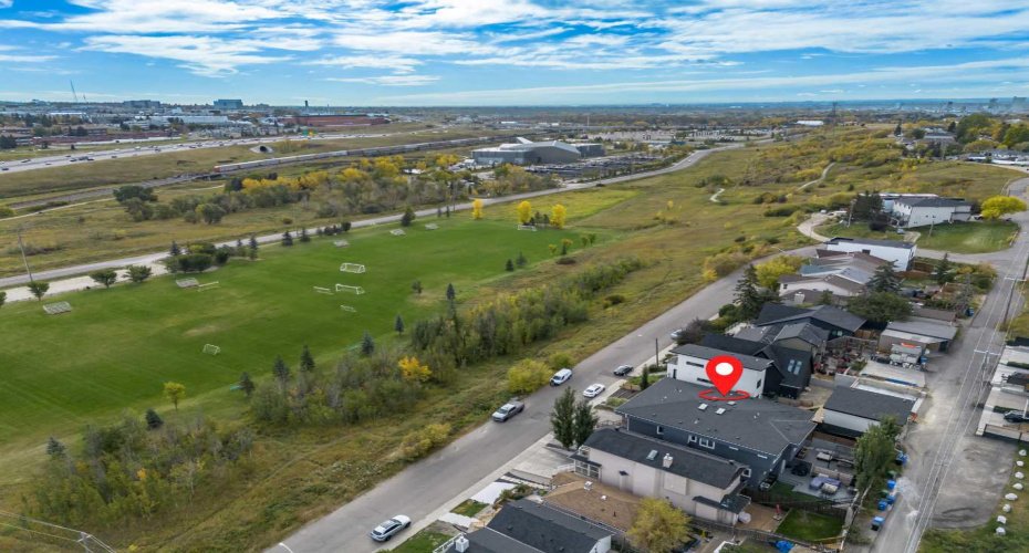 701 13A Street, Calgary, Alberta T2E 4S4, 4 Bedrooms Bedrooms, ,4 BathroomsBathrooms,Residential,For Sale,13A,A2293312
