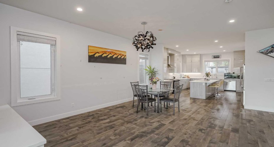 701 13A Street, Calgary, Alberta T2E 4S4, 4 Bedrooms Bedrooms, ,4 BathroomsBathrooms,Residential,For Sale,13A,A2293312