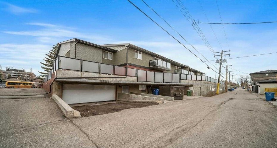 1915 26 Street, Calgary, Alberta T3E 2A2, 2 Bedrooms Bedrooms, ,1 BathroomBathrooms,Residential,For Sale,26,A2293531