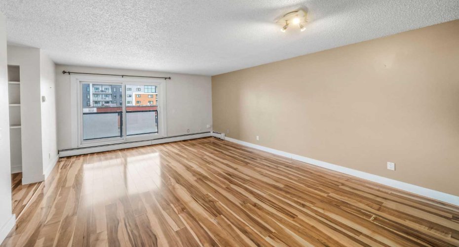 1915 26 Street, Calgary, Alberta T3E 2A2, 2 Bedrooms Bedrooms, ,1 BathroomBathrooms,Residential,For Sale,26,A2293531